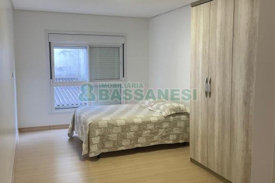 Apartamento com 88m², 2 dormitórios, 2 vagas, no bairro Vinhedos em Caxias do Sul para Comprar