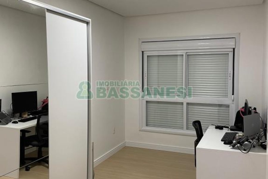 Apartamento com 88m², 2 dormitórios, 2 vagas, no bairro Vinhedos em Caxias do Sul para Comprar