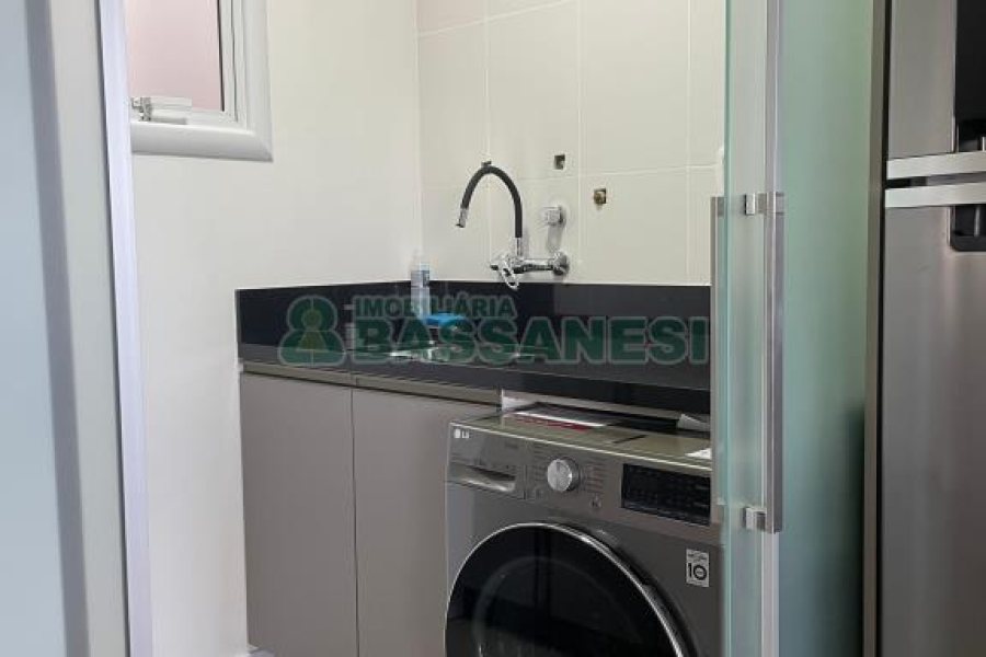 Apartamento com 88m², 2 dormitórios, 2 vagas, no bairro Vinhedos em Caxias do Sul para Comprar