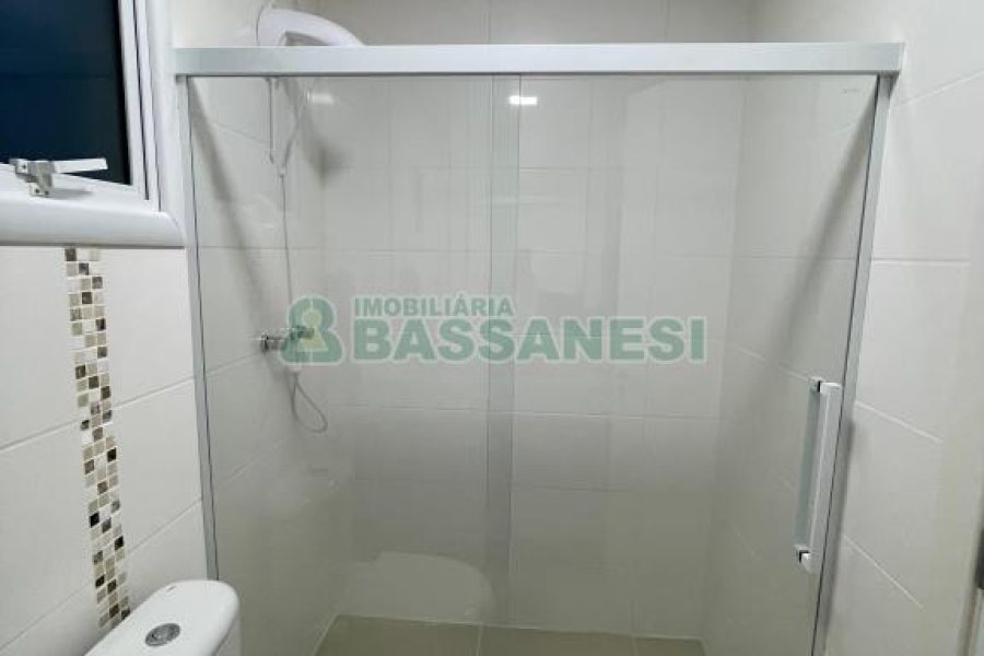 Apartamento com 88m², 2 dormitórios, 2 vagas, no bairro Vinhedos em Caxias do Sul para Comprar