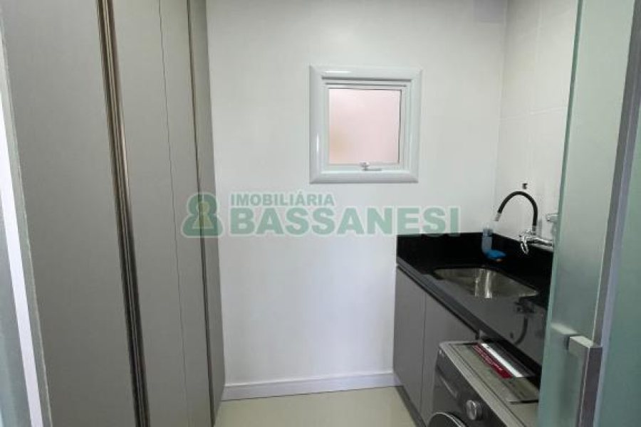 Apartamento com 88m², 2 dormitórios, 2 vagas, no bairro Vinhedos em Caxias do Sul para Comprar