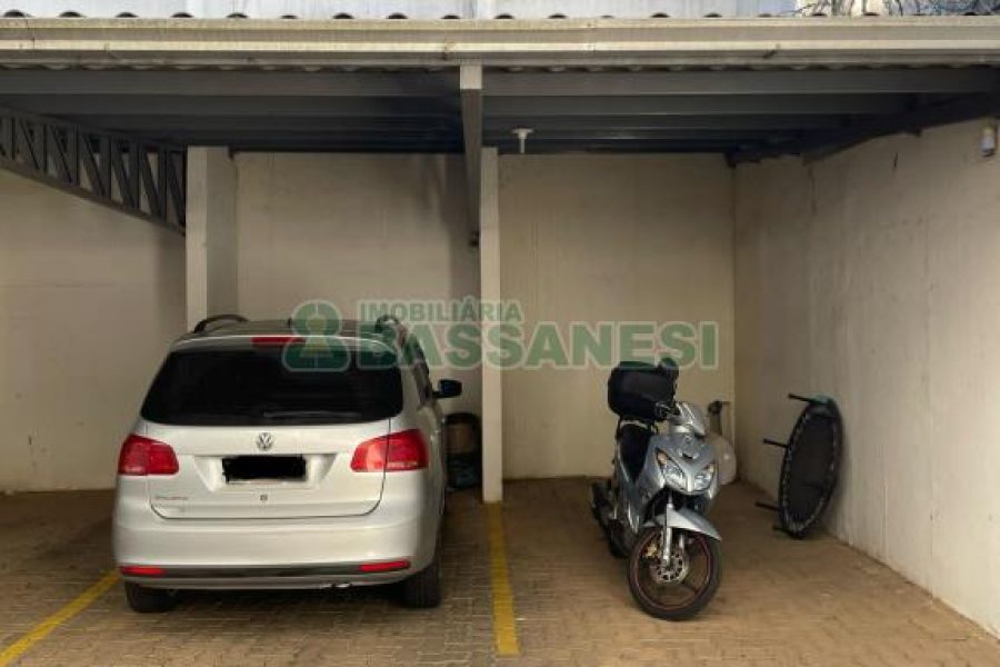 Apartamento com 88m², 2 dormitórios, 2 vagas, no bairro Vinhedos em Caxias do Sul para Comprar