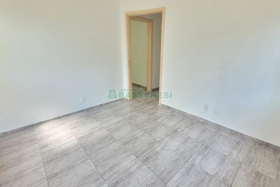 Casa com 63m², 3 dormitórios, 1 vaga, no bairro Cruzeiro em Caxias do Sul para Comprar