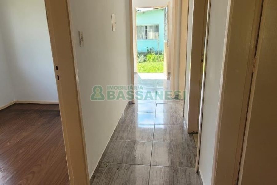 Casa com 63m², 3 dormitórios, 1 vaga, no bairro Cruzeiro em Caxias do Sul para Comprar