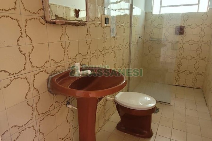 Casa com 63m², 3 dormitórios, 1 vaga, no bairro Cruzeiro em Caxias do Sul para Comprar