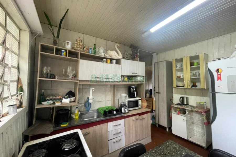 Casa com 56m², 3 dormitórios, no bairro São Leopoldo em Caxias do Sul para Comprar