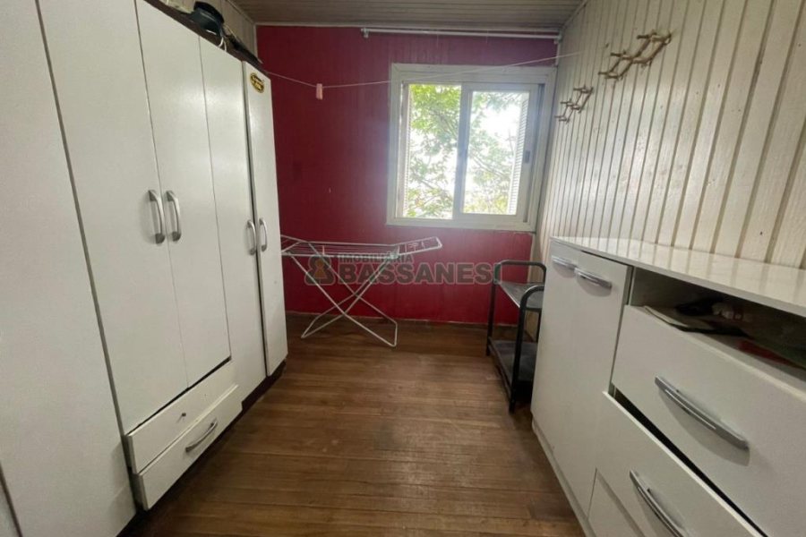 Casa com 56m², 3 dormitórios, no bairro São Leopoldo em Caxias do Sul para Comprar