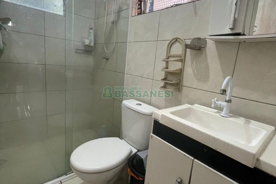 Casa com 56m², 3 dormitórios, no bairro São Leopoldo em Caxias do Sul para Comprar