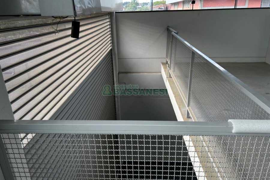 Pavilhão com 425m², no bairro São Leopoldo em Caxias do Sul para Alugar