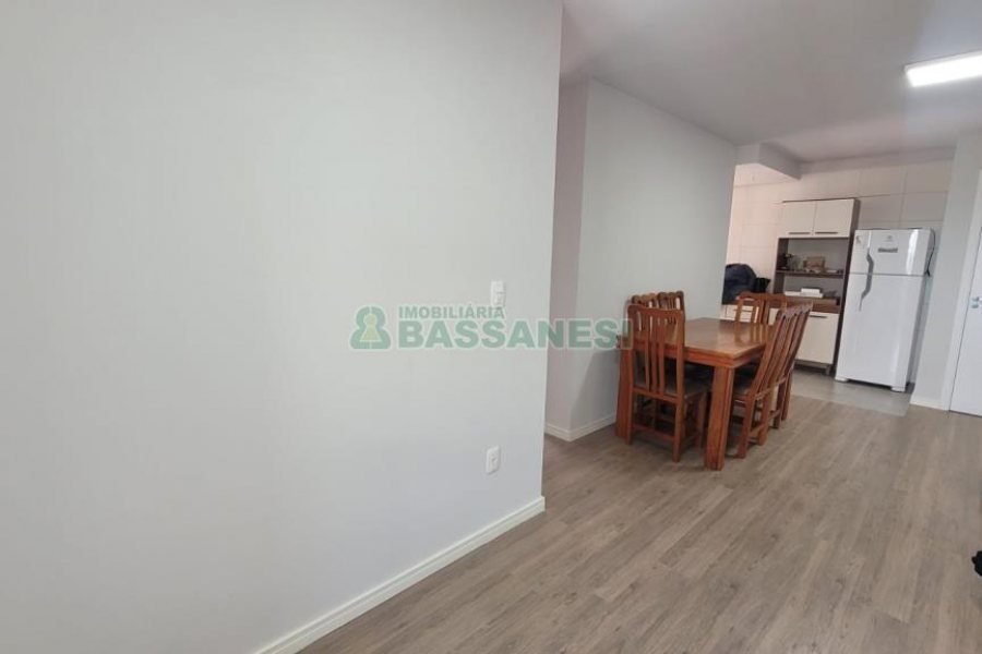 Apartamento com 70m², 3 dormitórios, 1 vaga, no bairro Santa Catarina em Caxias do Sul para Alugar