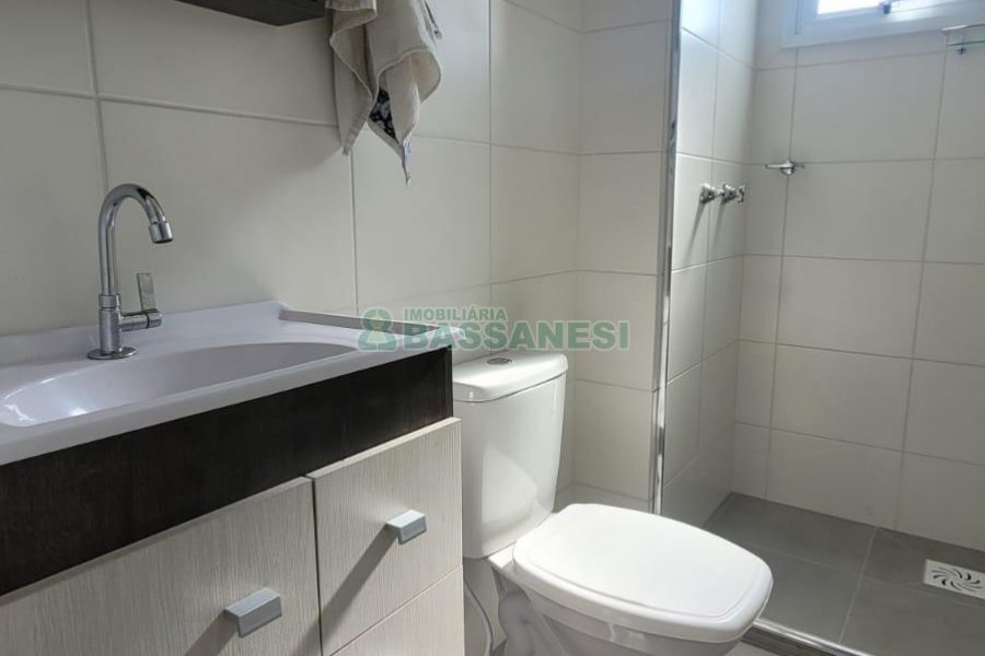 Apartamento com 70m², 3 dormitórios, 1 vaga, no bairro Santa Catarina em Caxias do Sul para Alugar