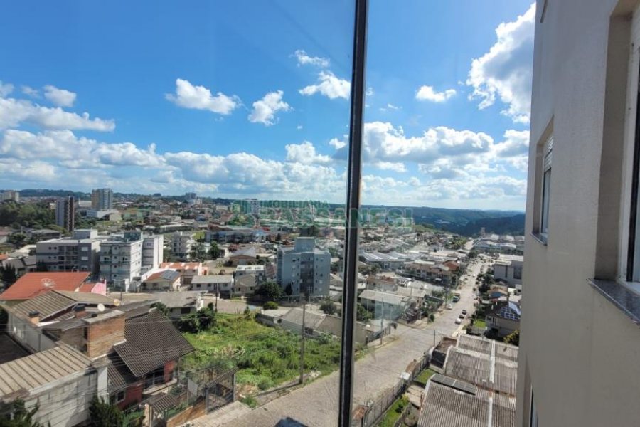 Apartamento com 70m², 3 dormitórios, 1 vaga, no bairro Santa Catarina em Caxias do Sul para Alugar