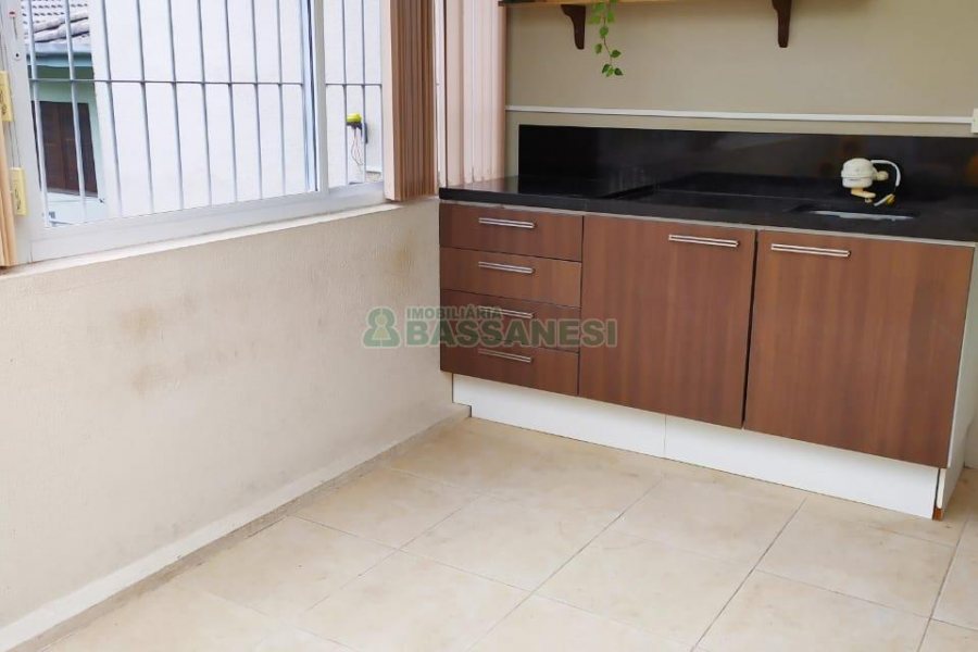 Apartamento com 82m², 2 dormitórios, 2 vagas, no bairro Medianeira em Caxias do Sul para Comprar
