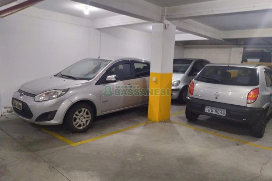 Apartamento com 82m², 2 dormitórios, 2 vagas, no bairro Medianeira em Caxias do Sul para Comprar