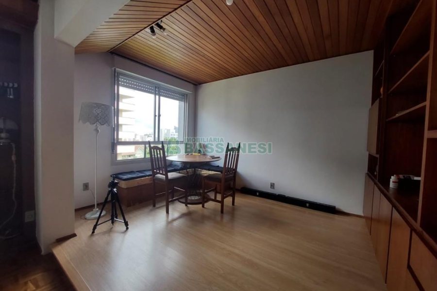 Apartamento com 99m², 2 dormitórios, 1 vaga, no bairro Centro em Caxias do Sul para Comprar
