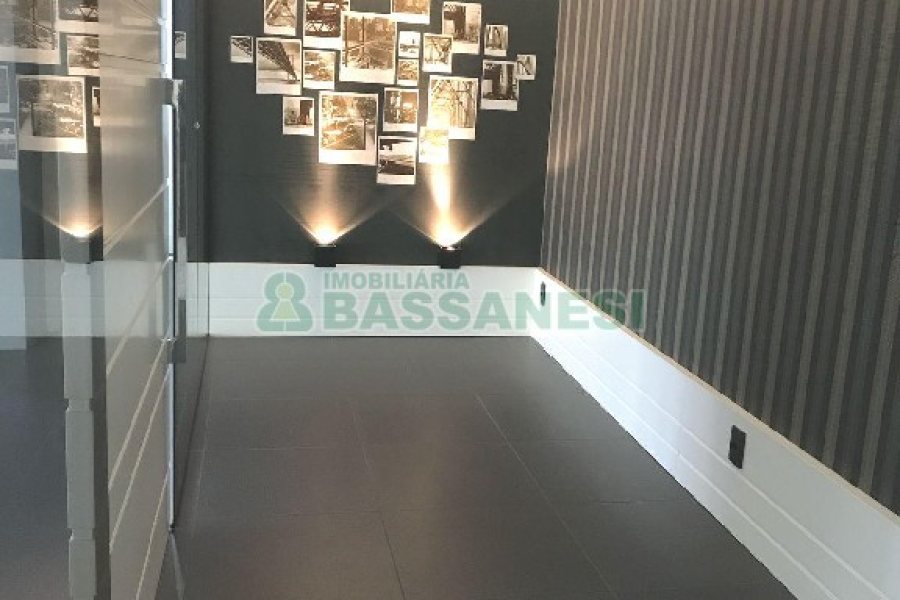 Sala com 65m², no bairro Rio Branco em Caxias do Sul para Alugar