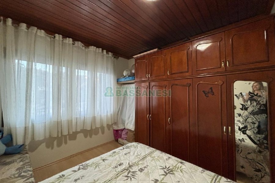 Casa com 630m², 3 dormitórios, 4 vagas, no bairro São Cristóvão em Caxias do Sul para Comprar