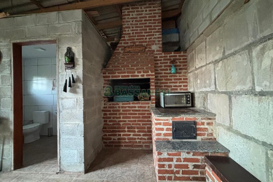 Casa com 630m², 3 dormitórios, 4 vagas, no bairro São Cristóvão em Caxias do Sul para Comprar