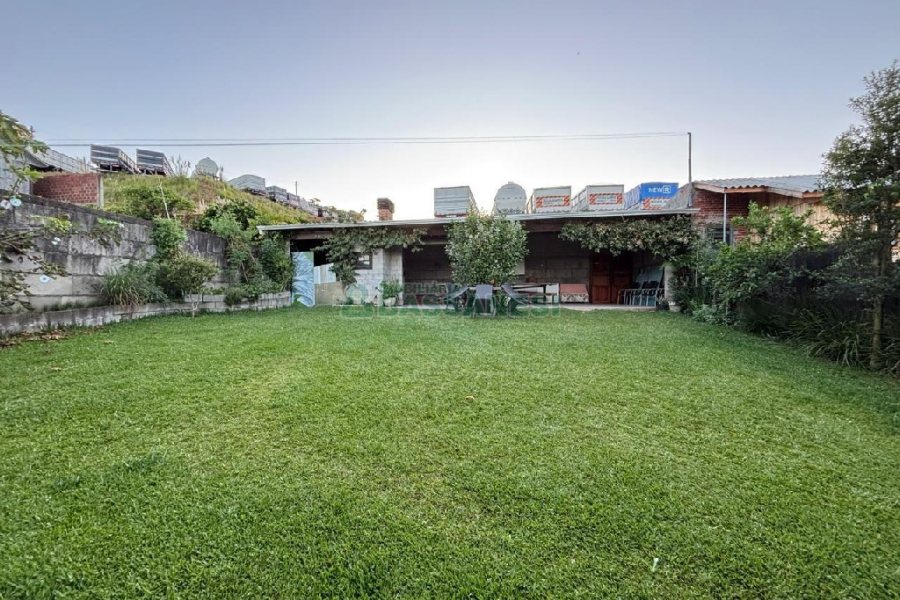 Casa com 630m², 3 dormitórios, 4 vagas, no bairro São Cristóvão em Caxias do Sul para Comprar