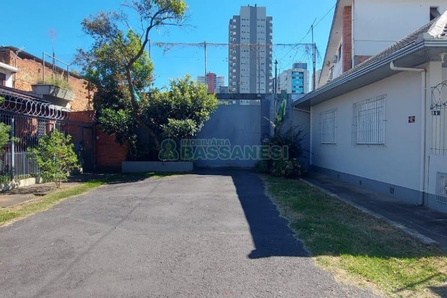 Pavilhão com 450m², no bairro Pio X em Caxias do Sul para Alugar