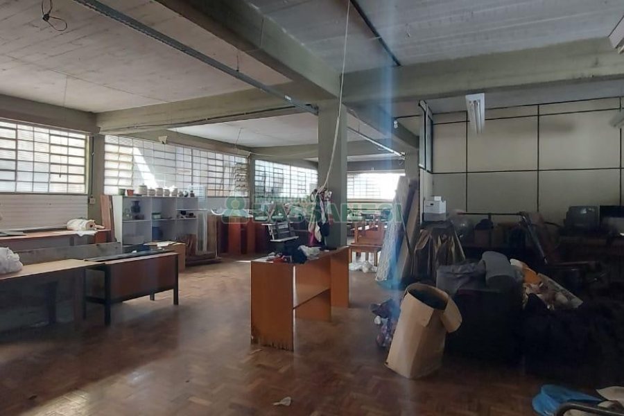 Pavilhão com 450m², no bairro Pio X em Caxias do Sul para Alugar