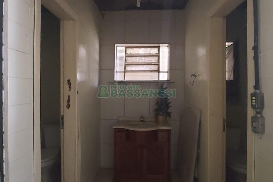 Pavilhão com 450m², no bairro Pio X em Caxias do Sul para Alugar