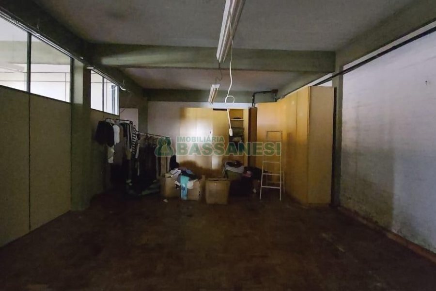 Pavilhão com 450m², no bairro Pio X em Caxias do Sul para Alugar