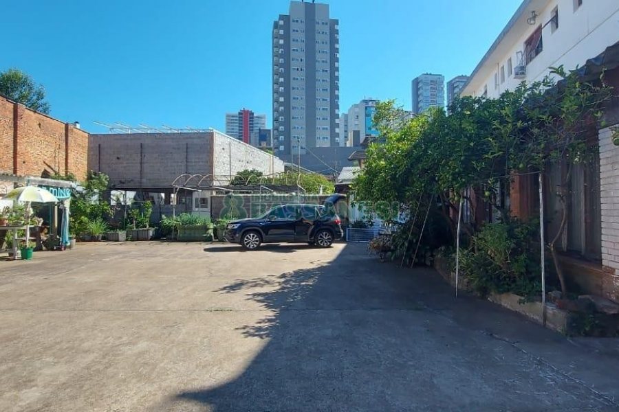 Pavilhão com 450m², no bairro Pio X em Caxias do Sul para Alugar