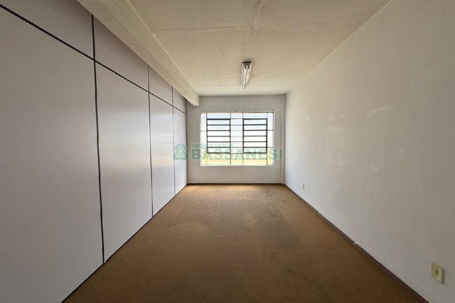 Loja com 285m², no bairro Centro em Caxias do Sul para Alugar ou Comprar