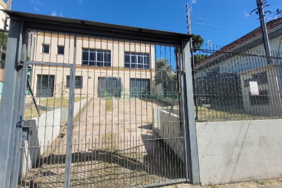 Pavilhão com 262m², 2 vagas, no bairro Planalto em Caxias do Sul para Alugar