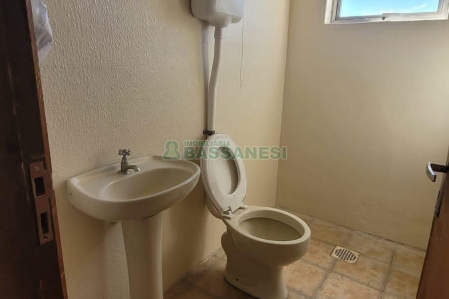 Pavilhão com 262m², 2 vagas, no bairro Planalto em Caxias do Sul para Alugar