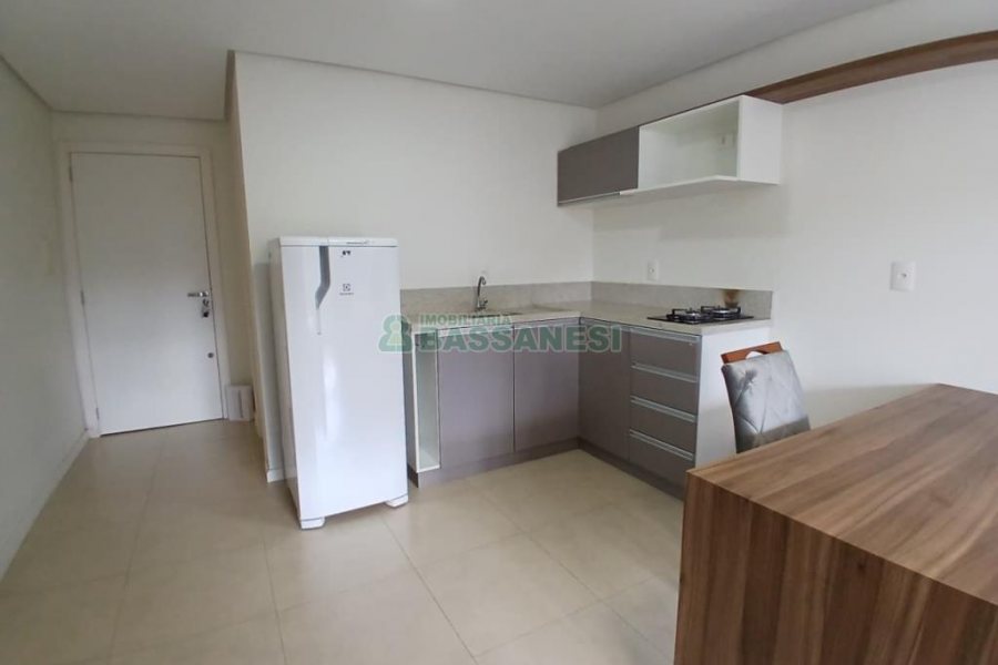 Apto Mobiliado com 43m², 1 dormitório, 1 vaga, no bairro Petrópolis em Caxias do Sul para Alugar