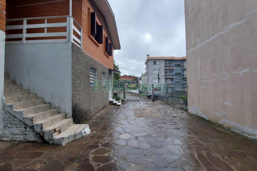 Pavilhão com 401m², no bairro Sagrada Família em Caxias do Sul para Comprar