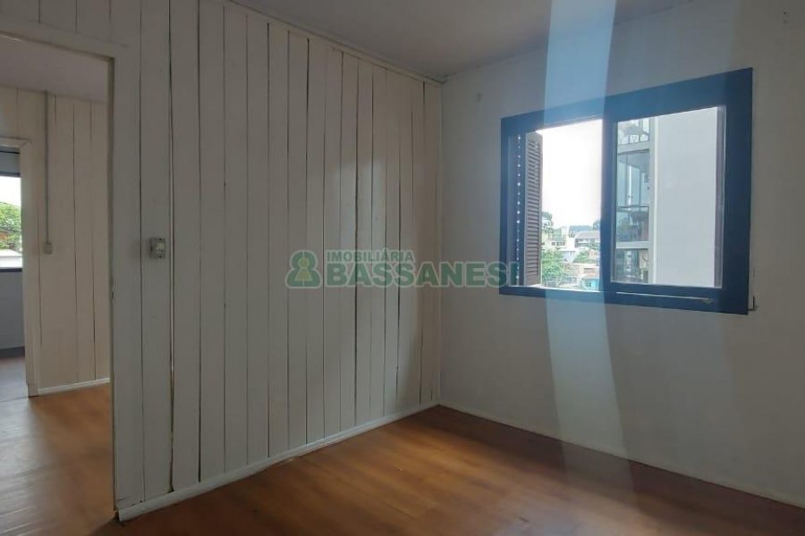 Pavilhão com 401m², no bairro Sagrada Família em Caxias do Sul para Comprar
