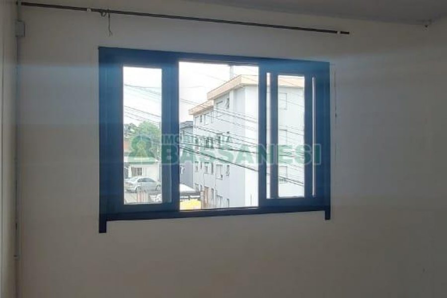 Pavilhão com 401m², no bairro Sagrada Família em Caxias do Sul para Comprar