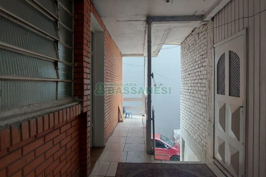 Pavilhão com 401m², no bairro Sagrada Família em Caxias do Sul para Comprar