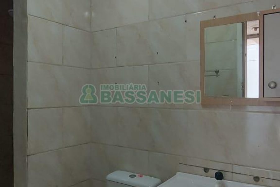 Pavilhão com 401m², no bairro Sagrada Família em Caxias do Sul para Comprar