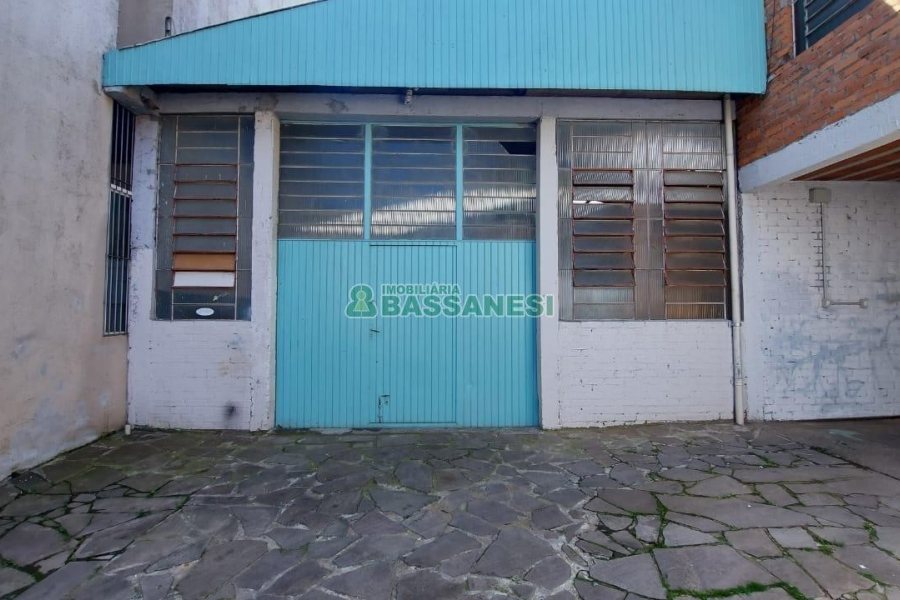 Pavilhão com 401m², no bairro Sagrada Família em Caxias do Sul para Comprar