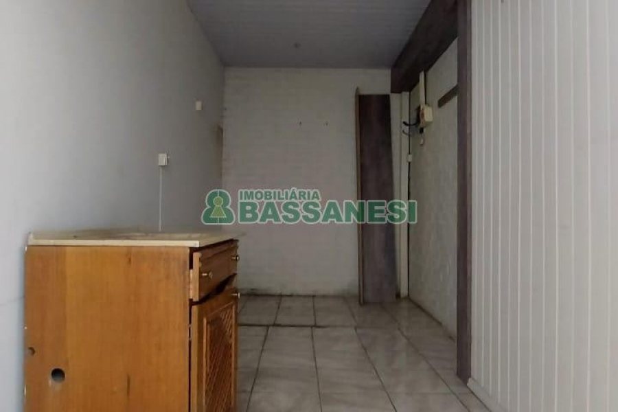 Pavilhão com 401m², no bairro Sagrada Família em Caxias do Sul para Comprar