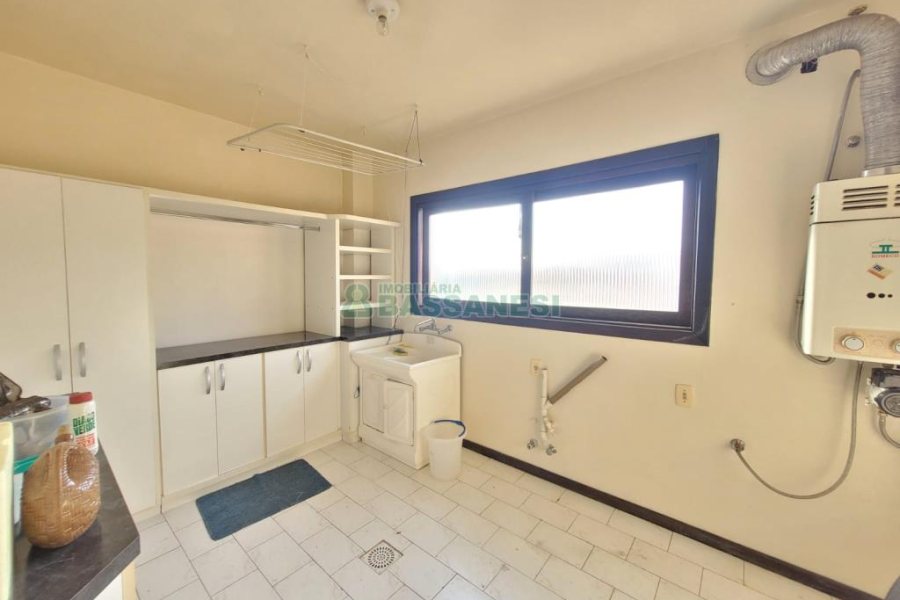 Apto/Cobertura com 285m², 5 dormitórios, 4 vagas, no bairro Panazzolo em Caxias do Sul para Comprar