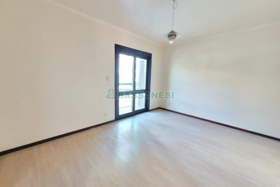 Apto/Cobertura com 285m², 5 dormitórios, 4 vagas, no bairro Panazzolo em Caxias do Sul para Comprar