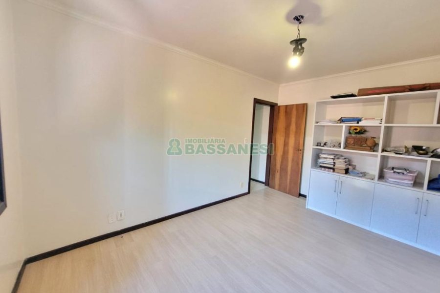 Apto/Cobertura com 285m², 5 dormitórios, 4 vagas, no bairro Panazzolo em Caxias do Sul para Comprar