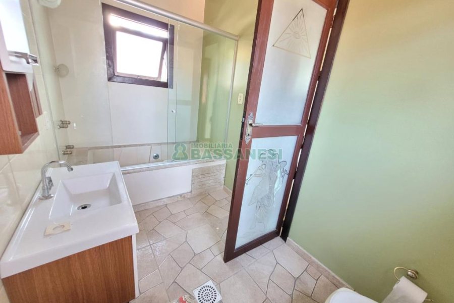 Apto/Cobertura com 285m², 5 dormitórios, 4 vagas, no bairro Panazzolo em Caxias do Sul para Comprar