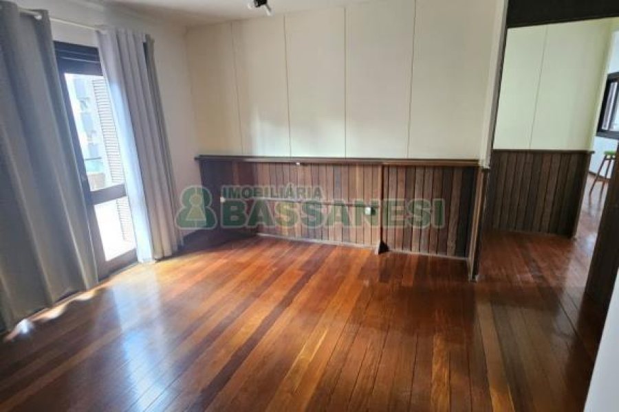 Apto/Cobertura com 285m², 5 dormitórios, 4 vagas, no bairro Panazzolo em Caxias do Sul para Comprar