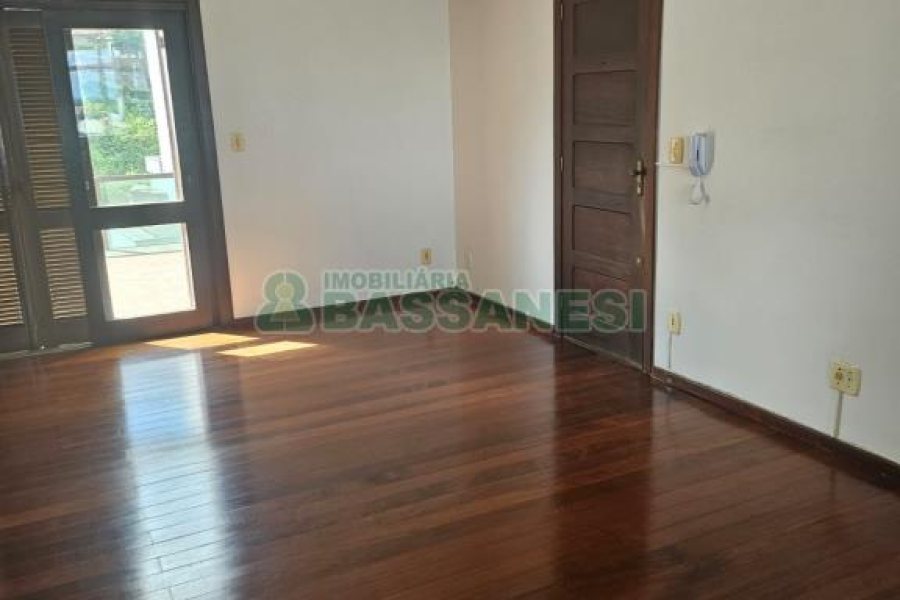 Apto/Cobertura com 285m², 5 dormitórios, 4 vagas, no bairro Panazzolo em Caxias do Sul para Comprar