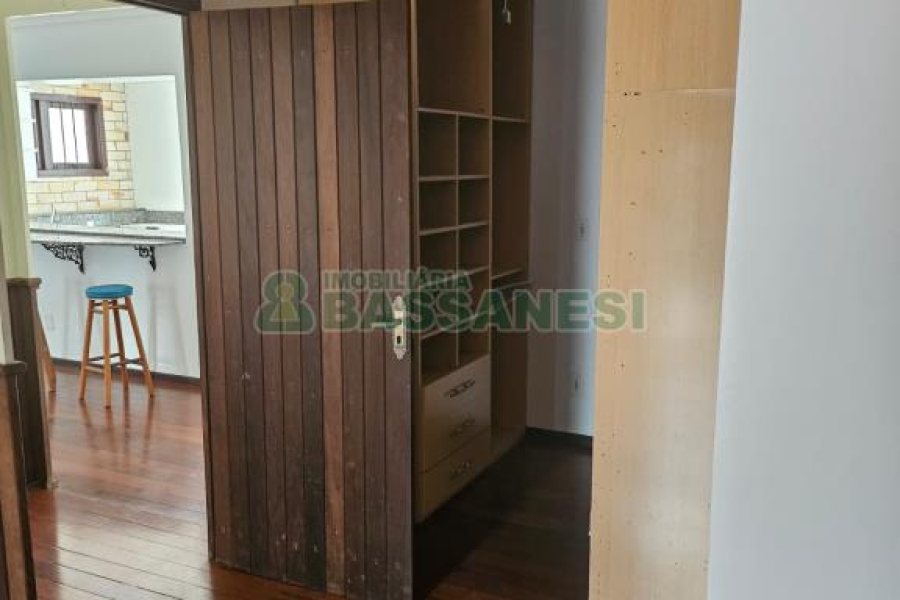 Apto/Cobertura com 285m², 5 dormitórios, 4 vagas, no bairro Panazzolo em Caxias do Sul para Comprar