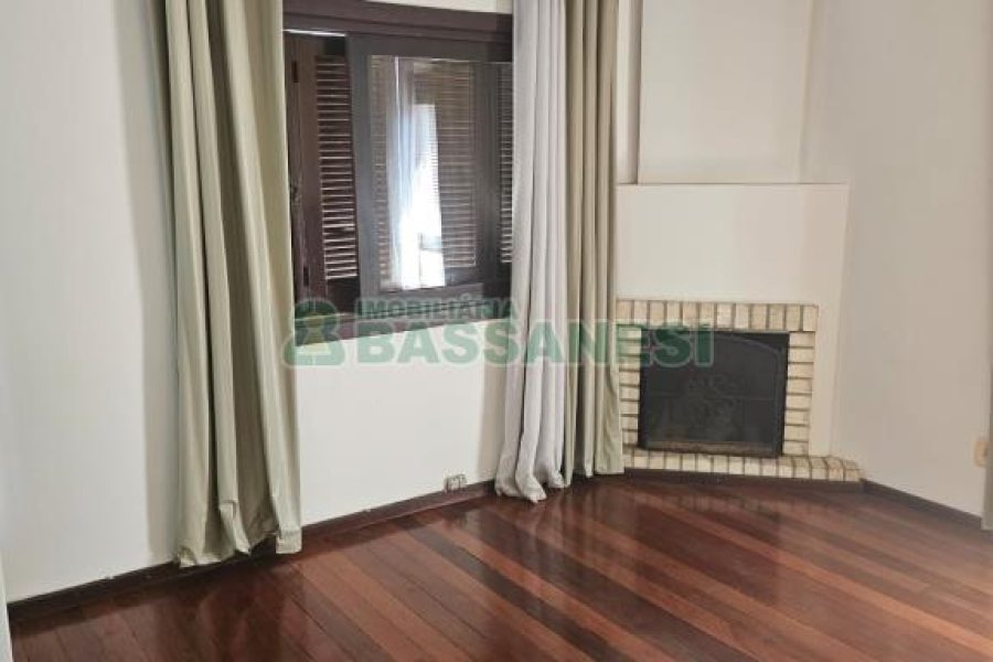 Apto/Cobertura com 285m², 5 dormitórios, 4 vagas, no bairro Panazzolo em Caxias do Sul para Comprar