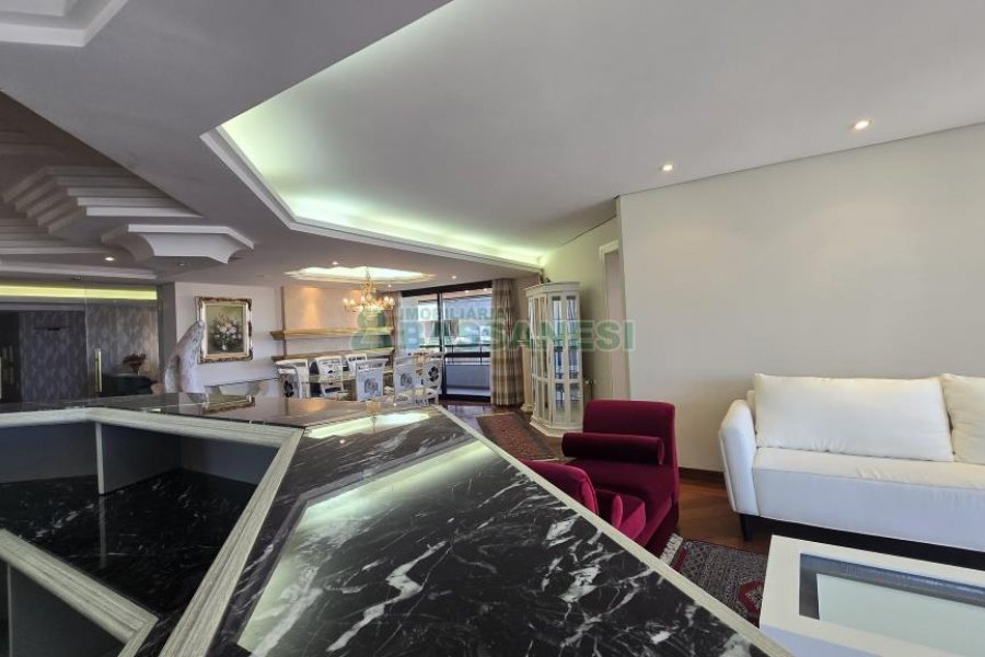 Apartamento com 375m², 3 dormitórios, 4 vagas, no bairro Madureira em Caxias do Sul para Comprar