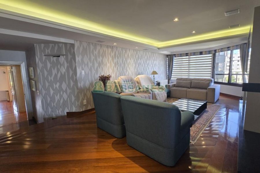 Apartamento com 375m², 3 dormitórios, 4 vagas, no bairro Madureira em Caxias do Sul para Comprar