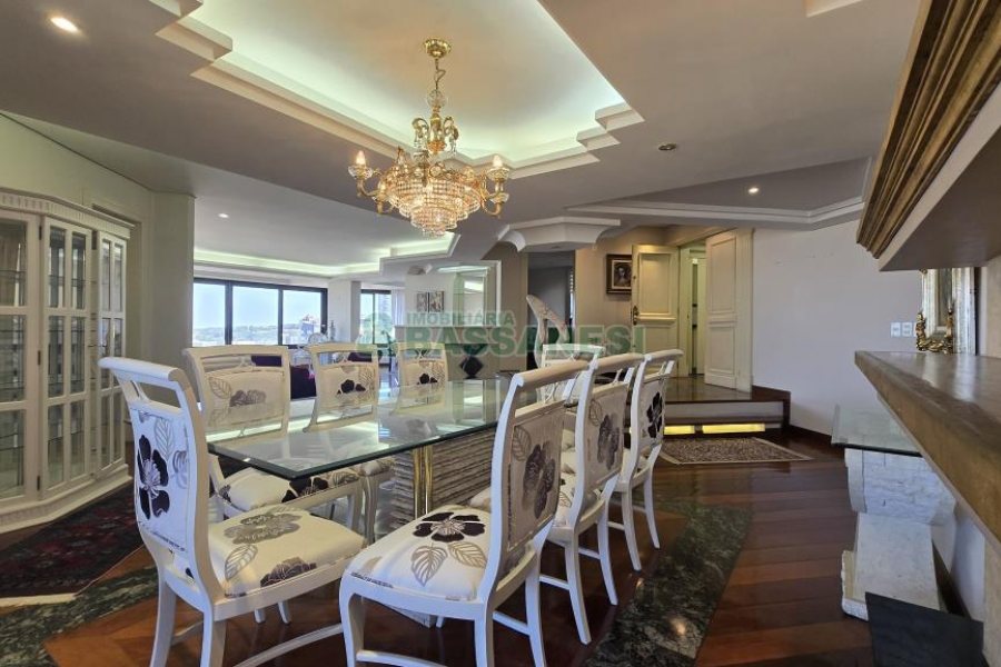 Apartamento com 375m², 3 dormitórios, 4 vagas, no bairro Madureira em Caxias do Sul para Comprar